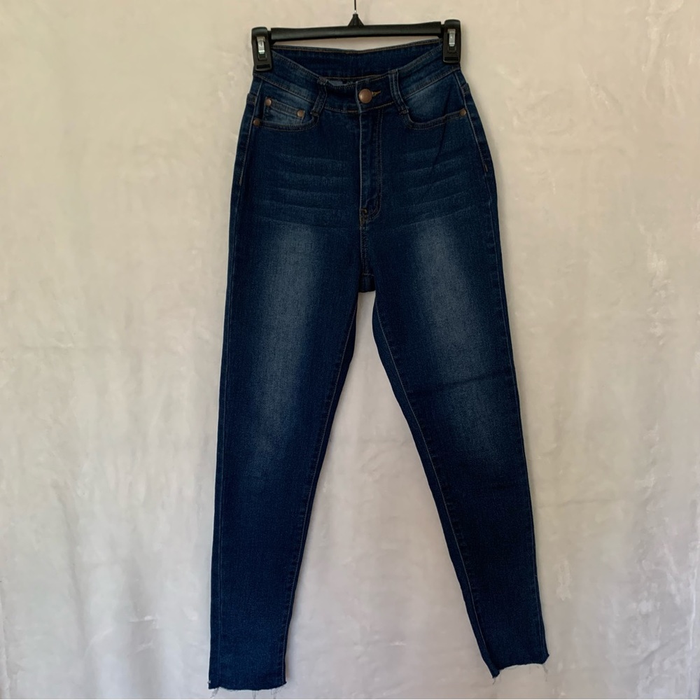 Fashion Nova High Waisted Dark Blue Skinny Jeans, Stretch Material, Size 5/6